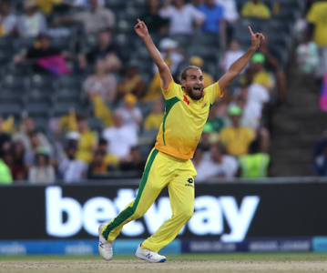 JSK outplay Royals to reach second qualifier
